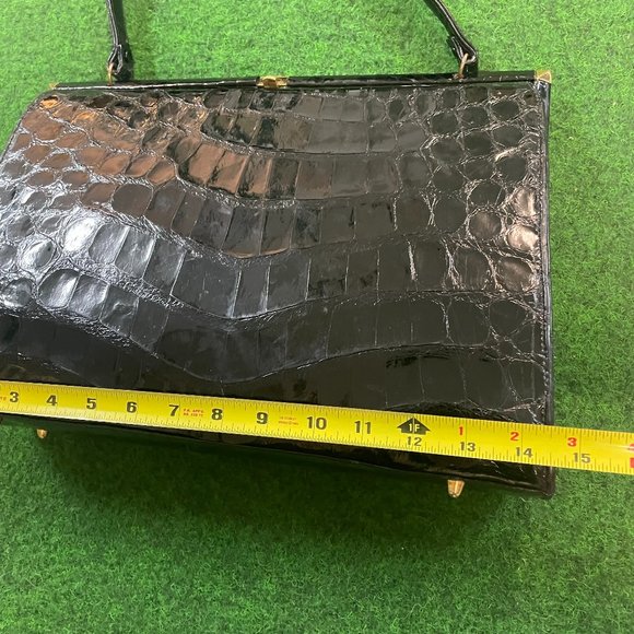 Large Vintage Vassar Style Alligator Handbag - Picture 5 of 10